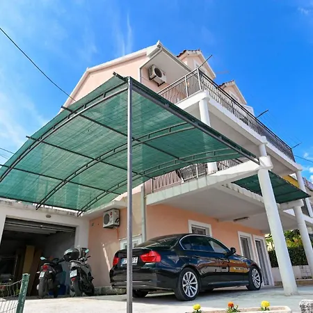 House Narona Vikendica